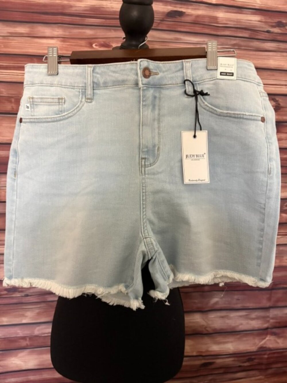 Judy Blue High Waist, Frayed Hem, Bleach Light, Cut Off Shorts JB150073 XL, NWT